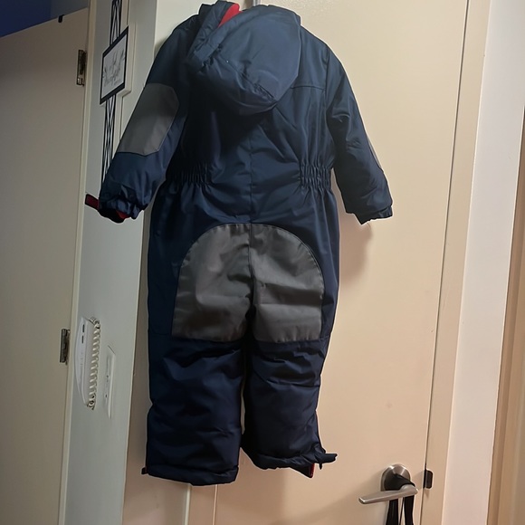 Snowsuit - Picture 2 of 7